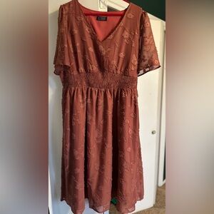 BloomChic Rust Textured V-Neck Midi Dress